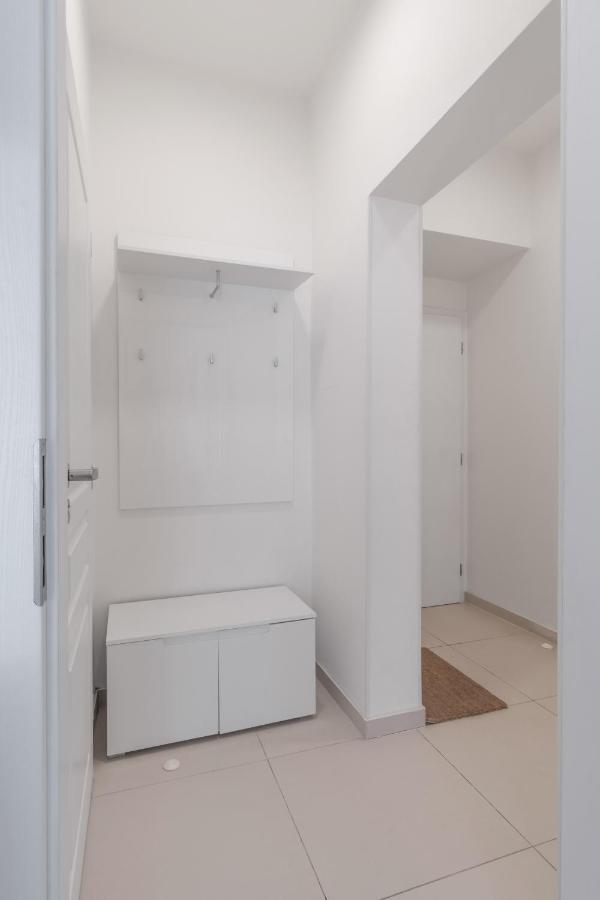 Luminous Apartment For 2 Near Wenceslas Square By Prague Days Exterior photo